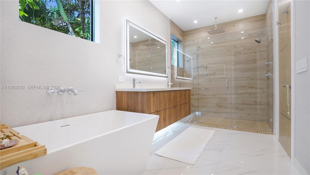 3075 Mary St, Miami, FL 33133 Photo