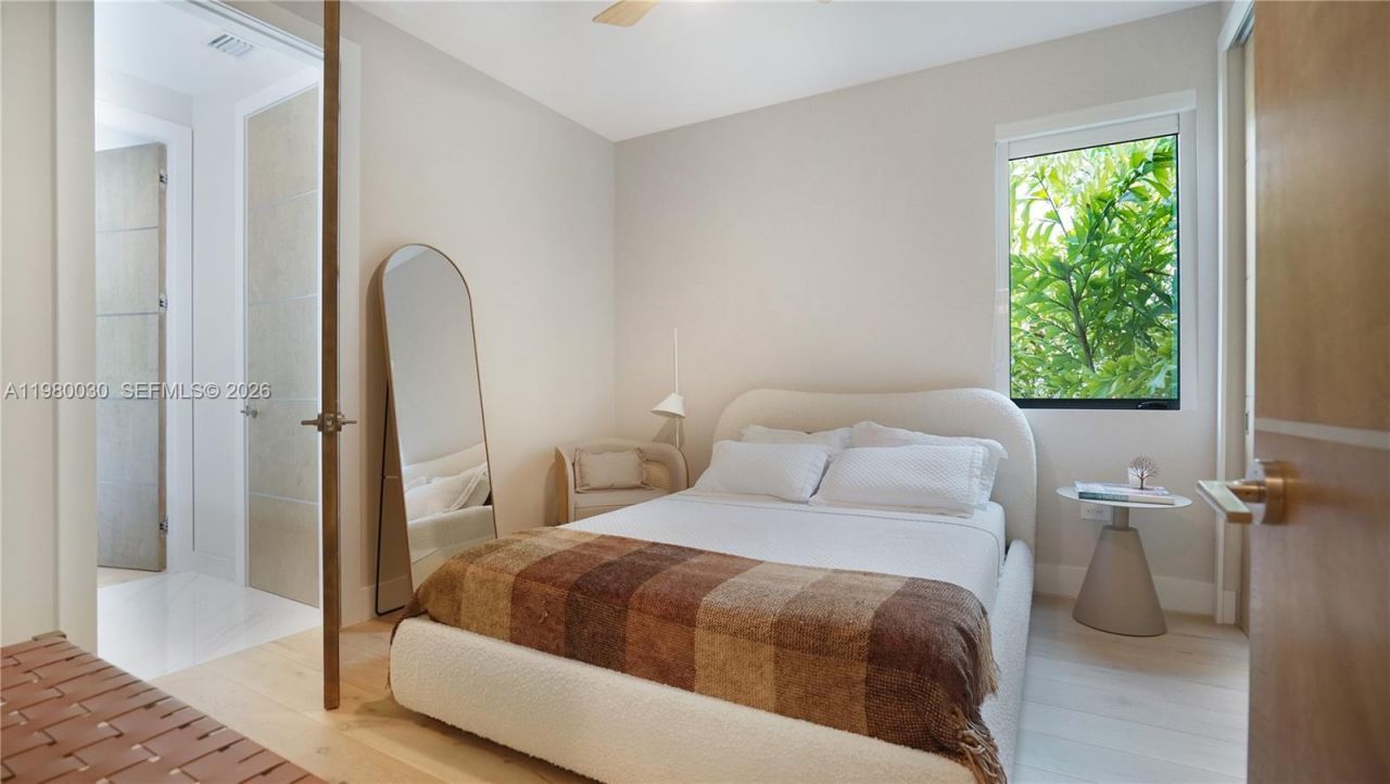 3075 Mary St, Miami, FL 33133 Photo