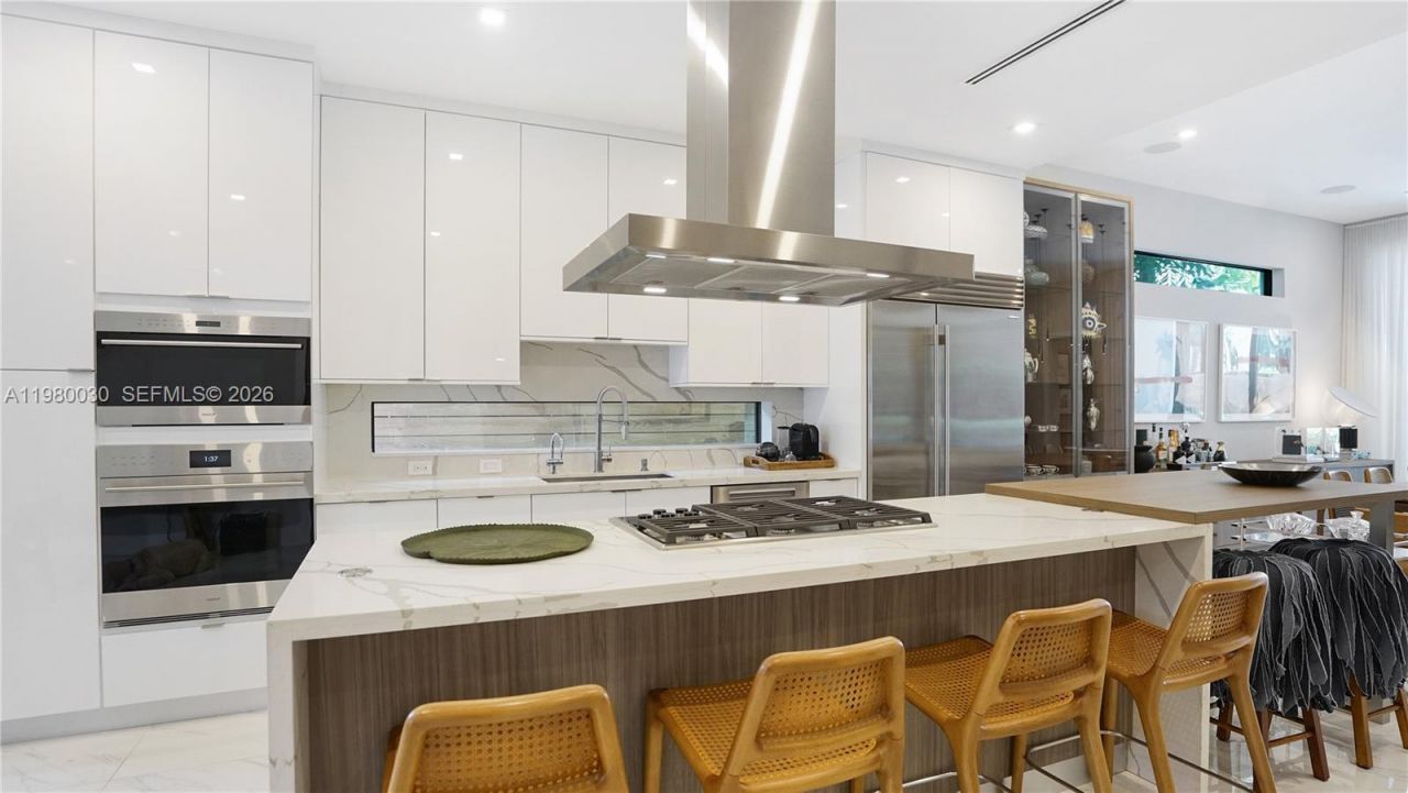 3075 Mary St, Miami, FL 33133 Photo