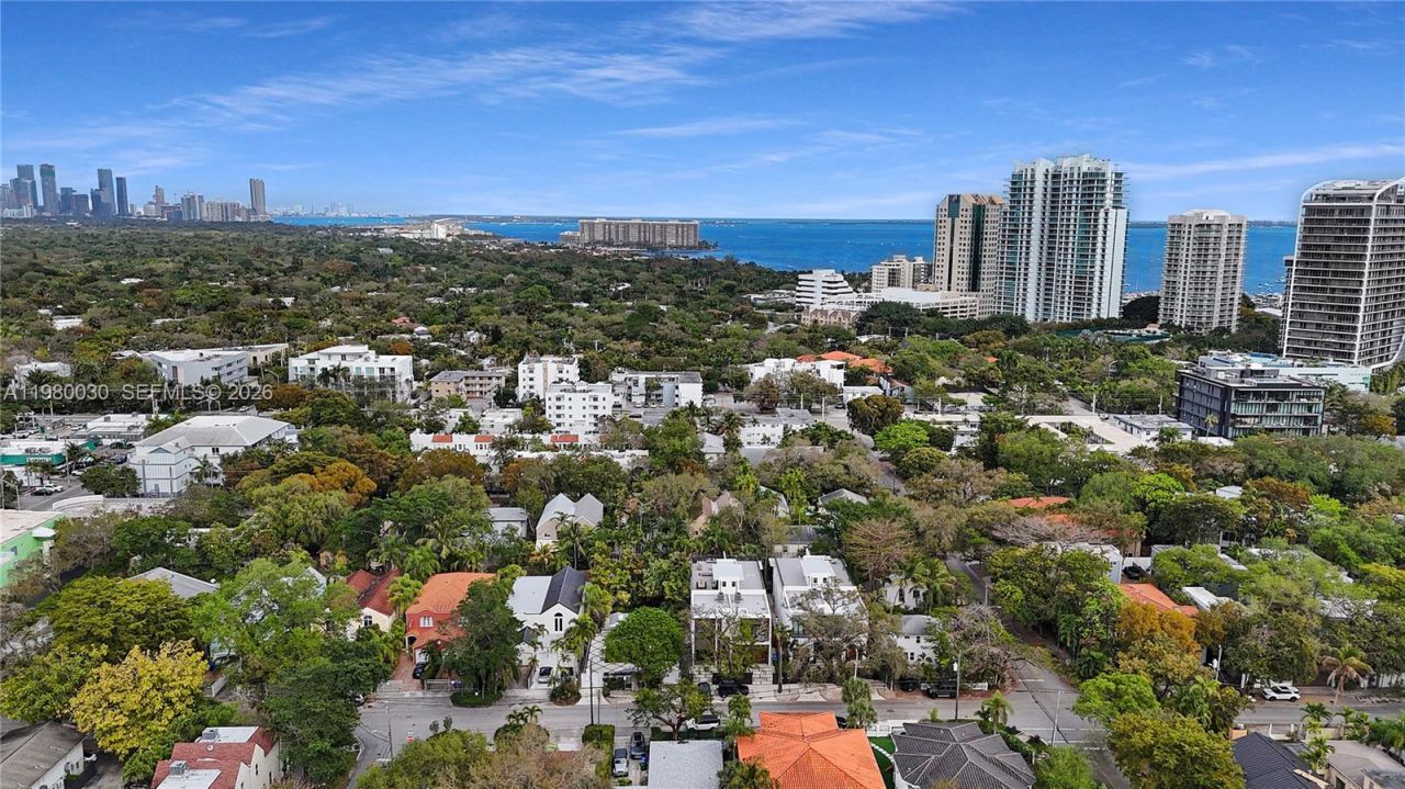 3075 Mary St, Miami, FL 33133 Photo