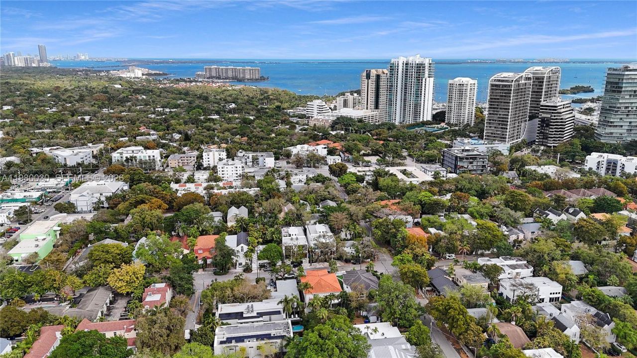 3075 Mary St, Miami, FL 33133 Photo