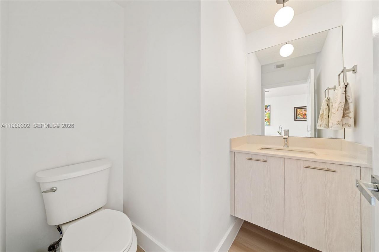 4648 NW 83rd Ave , Doral, FL 33166 Photo