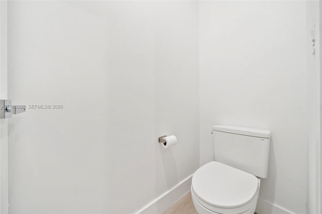 4648 NW 83rd Ave , Doral, FL 33166 Photo