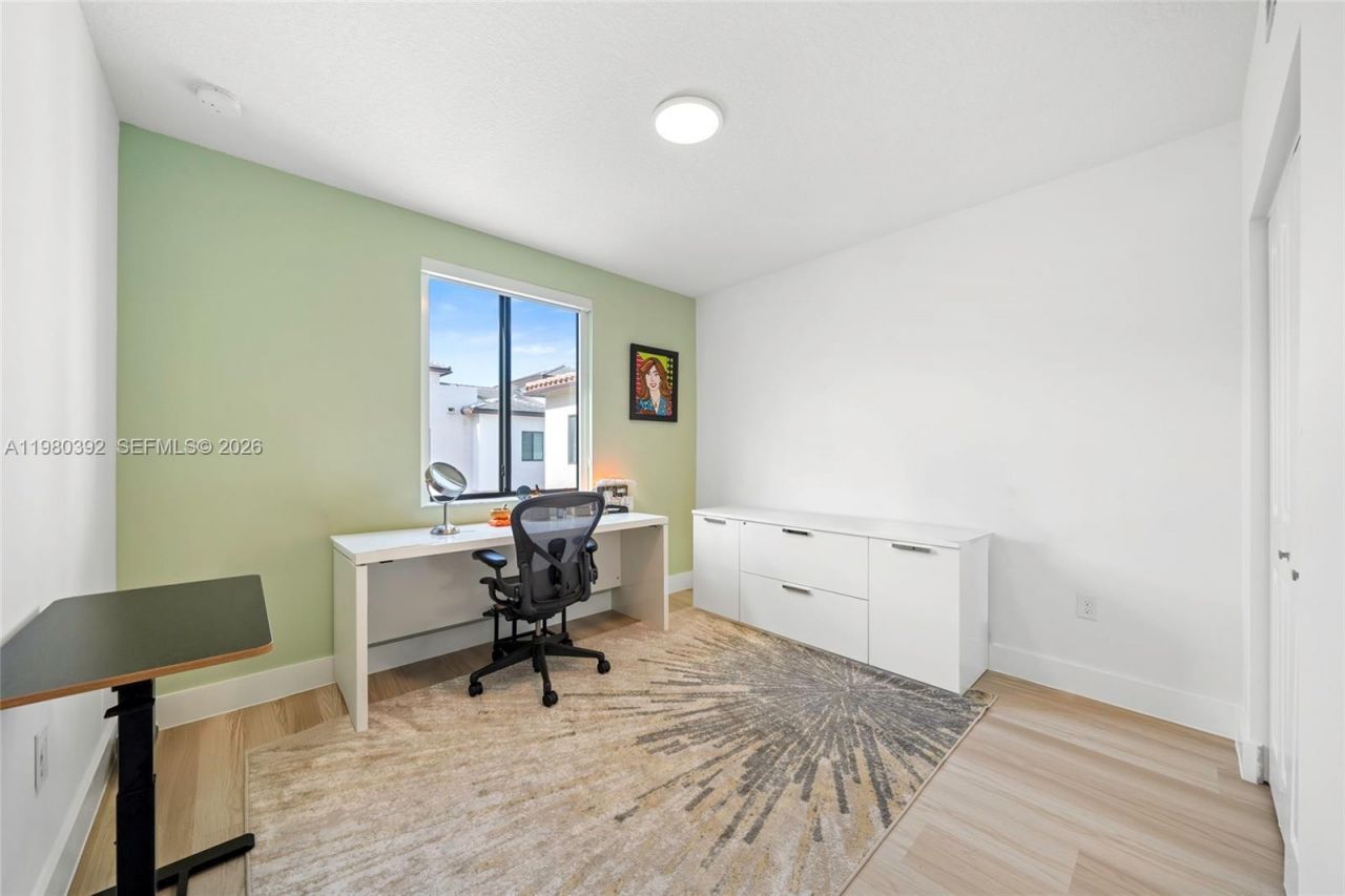 4648 NW 83rd Ave , Doral, FL 33166 Photo