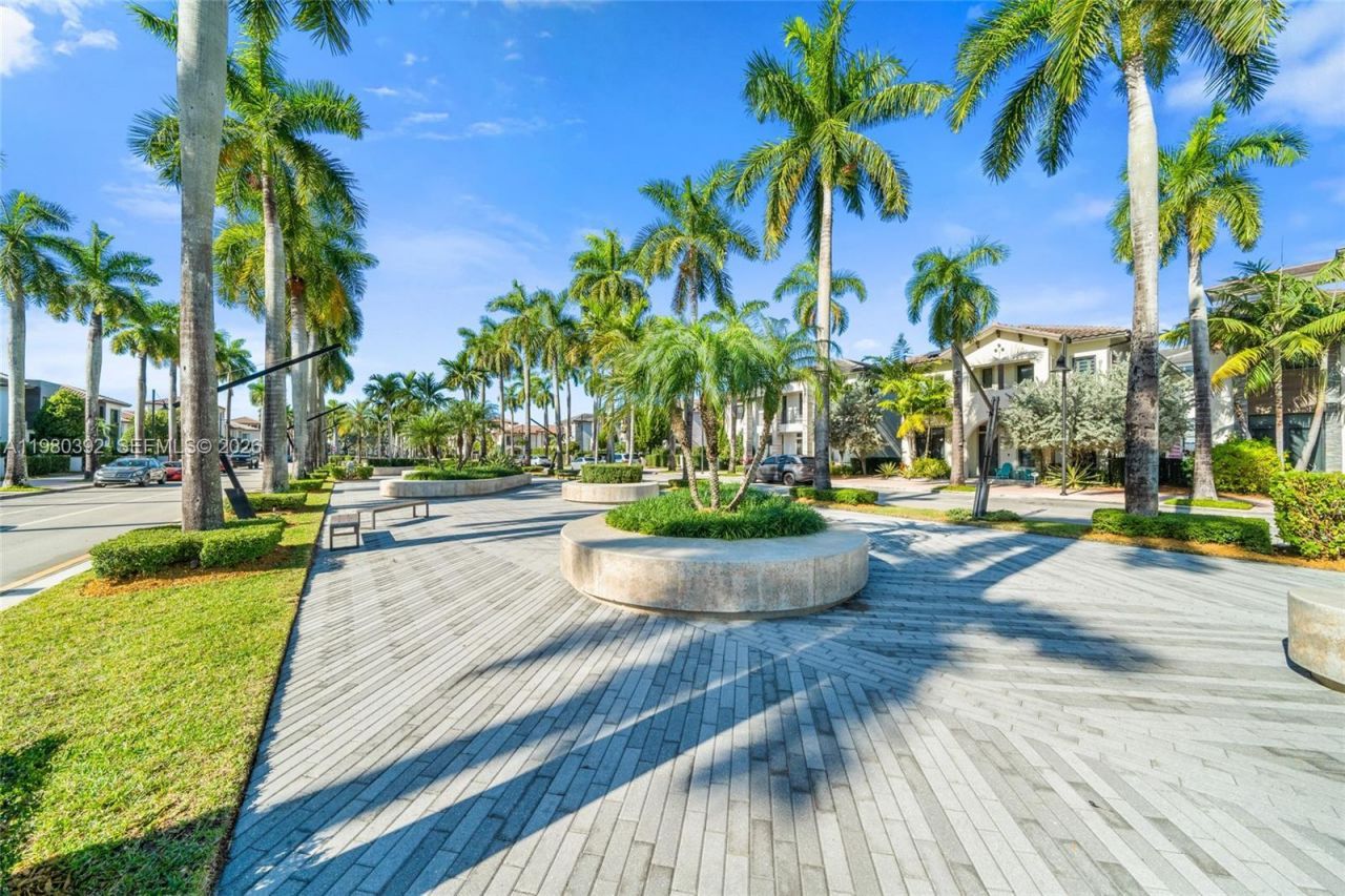 4648 NW 83rd Ave , Doral, FL 33166 Photo