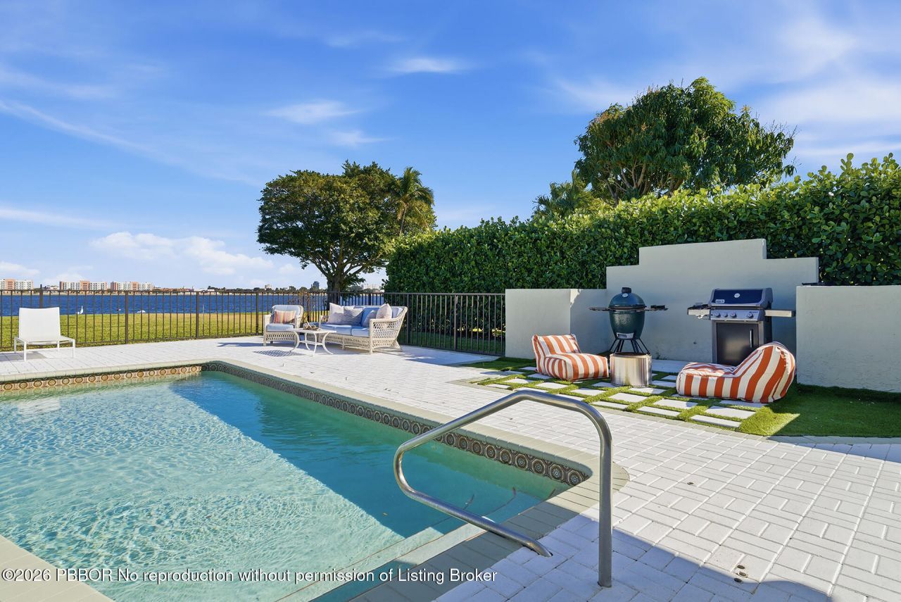 2308 Embassy Drive, West Palm Beach, FL 33401 Photo