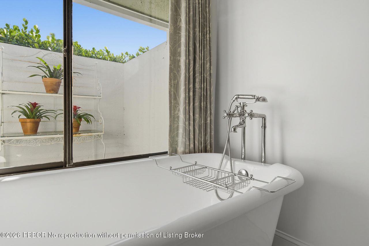 2308 Embassy Drive, West Palm Beach, FL 33401 Photo