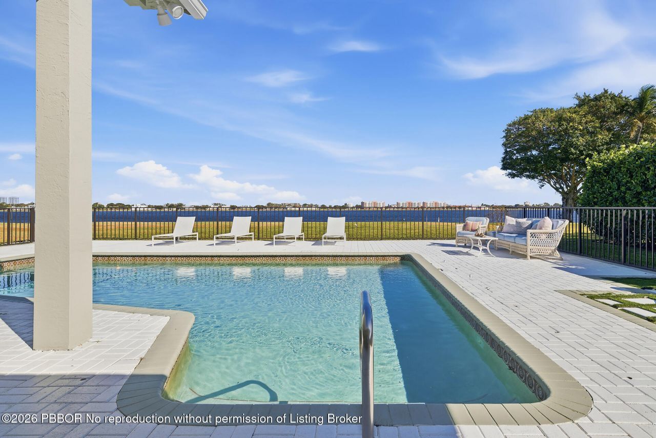 2308 Embassy Drive, West Palm Beach, FL 33401 Photo