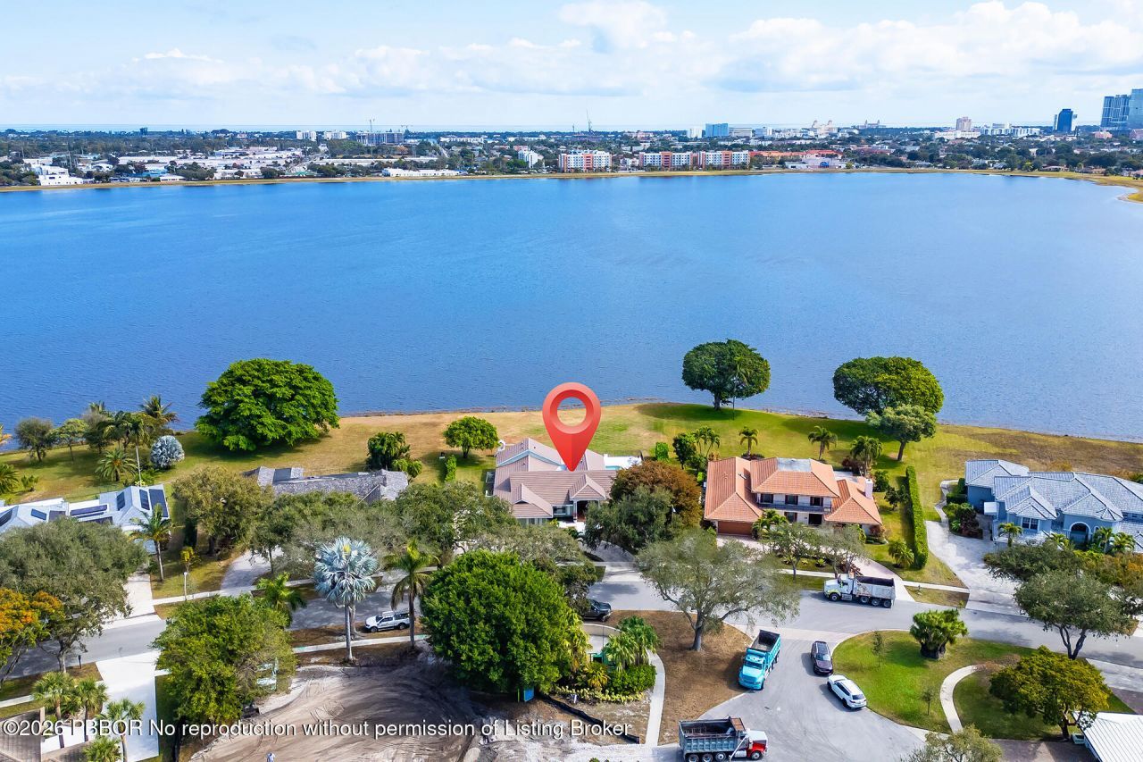 2308 Embassy Drive, West Palm Beach, FL 33401 Photo