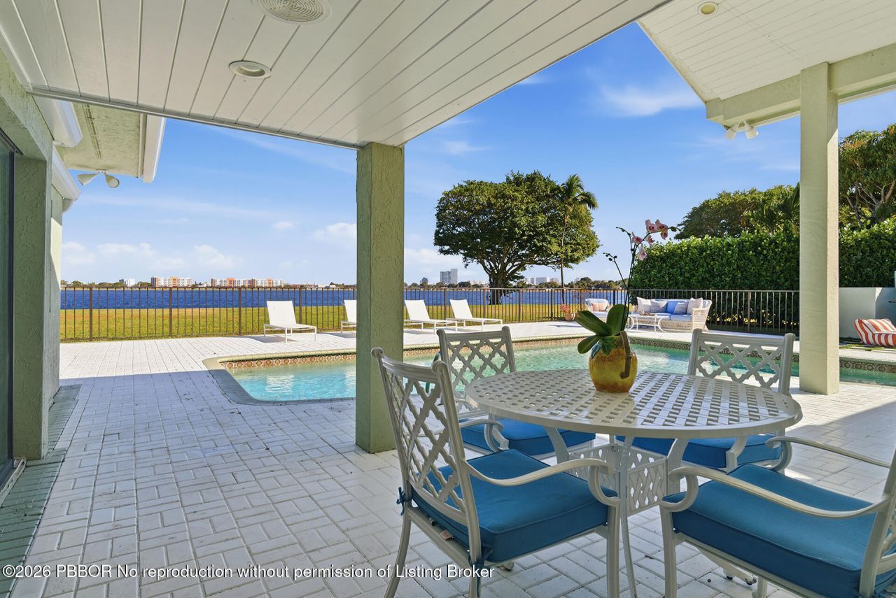 2308 Embassy Drive, West Palm Beach, FL 33401 Photo