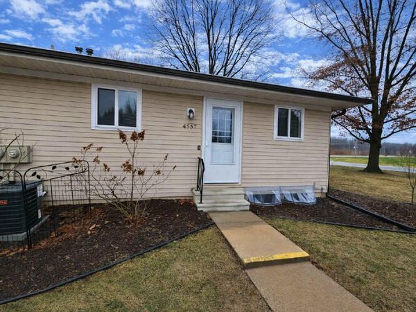 4557 Westbrook Drive, Unit 31, Jackson, MI 49201