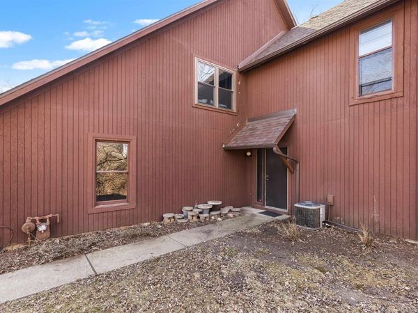 5027 Woodlake Drive, LOVES PARK, IL 61111