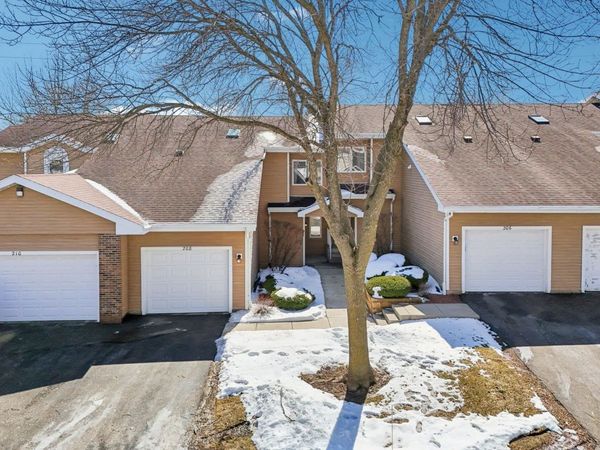 208 Creek Edge Court, Waunakee, WI 53597