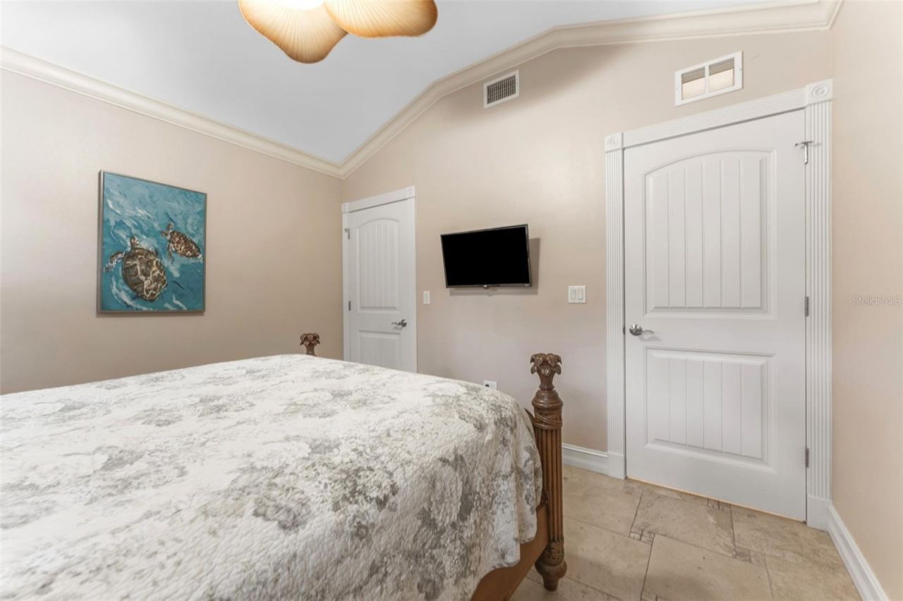 201 54th Street , Holmes Beach, FL 34217 Photo