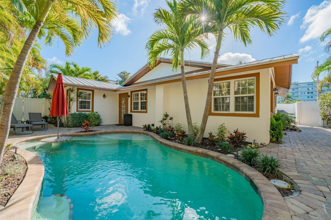 201 54th Street , Holmes Beach, FL 34217 Photo