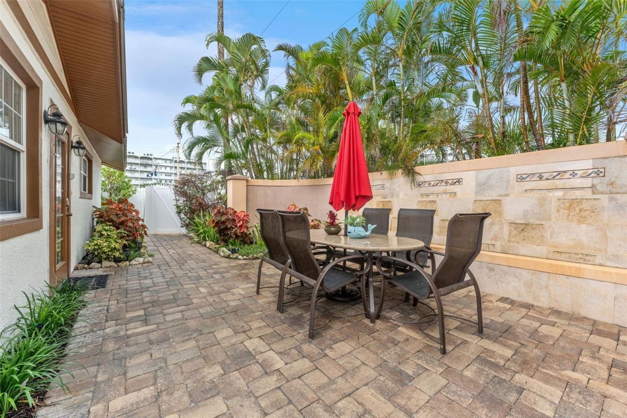 201 54th Street , Holmes Beach, FL 34217 Photo