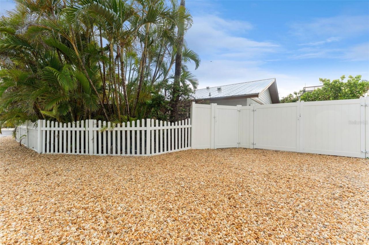 201 54th Street , Holmes Beach, FL 34217 Photo