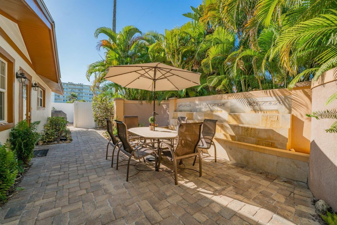 201 54th Street , Holmes Beach, FL 34217 Photo