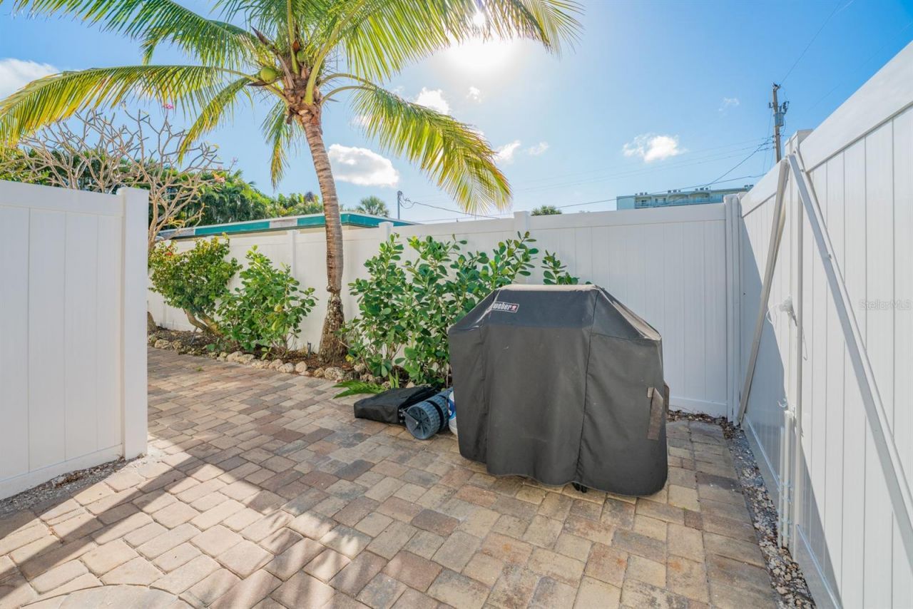 201 54th Street , Holmes Beach, FL 34217 Photo