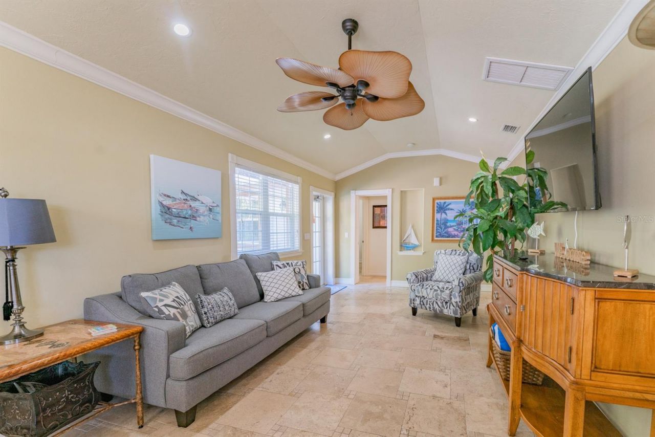 201 54th Street , Holmes Beach, FL 34217 Photo