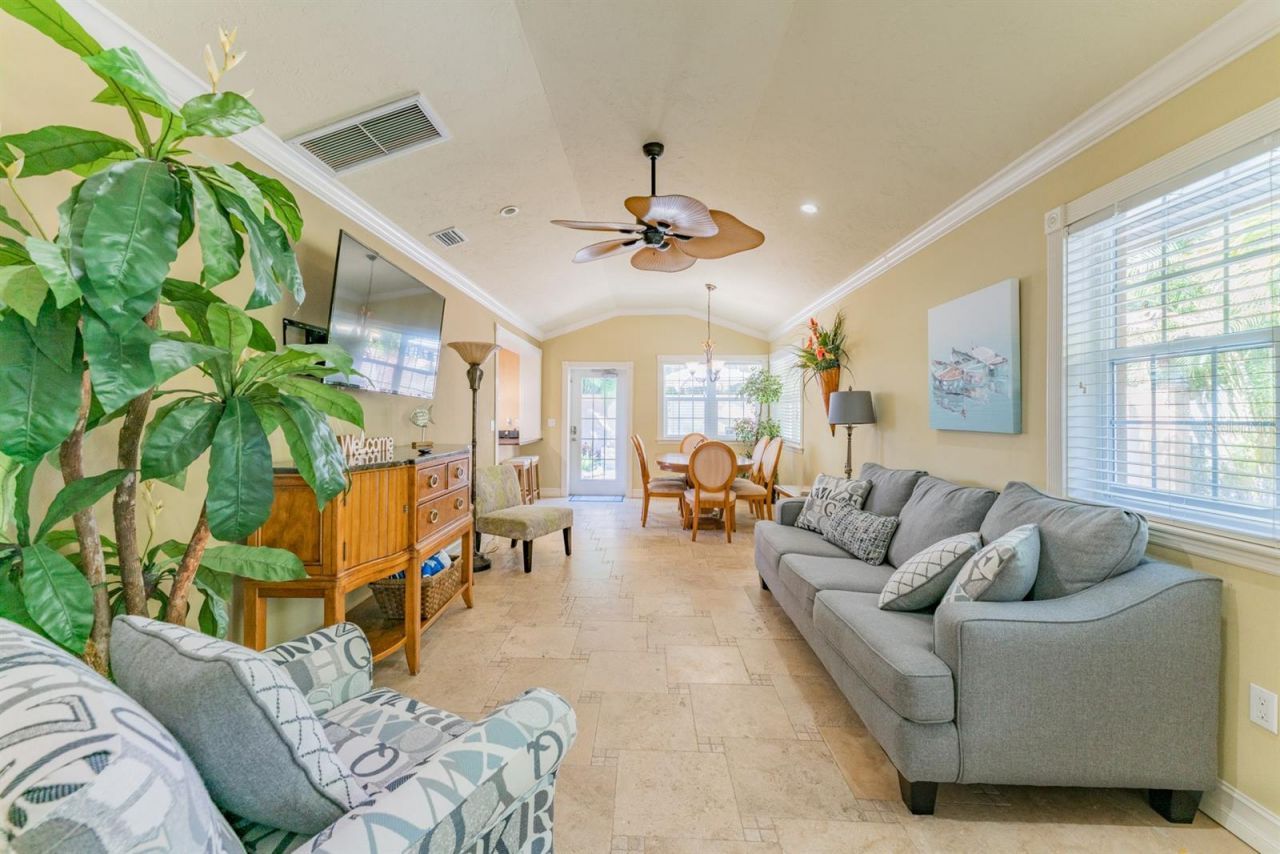201 54th Street , Holmes Beach, FL 34217 Photo