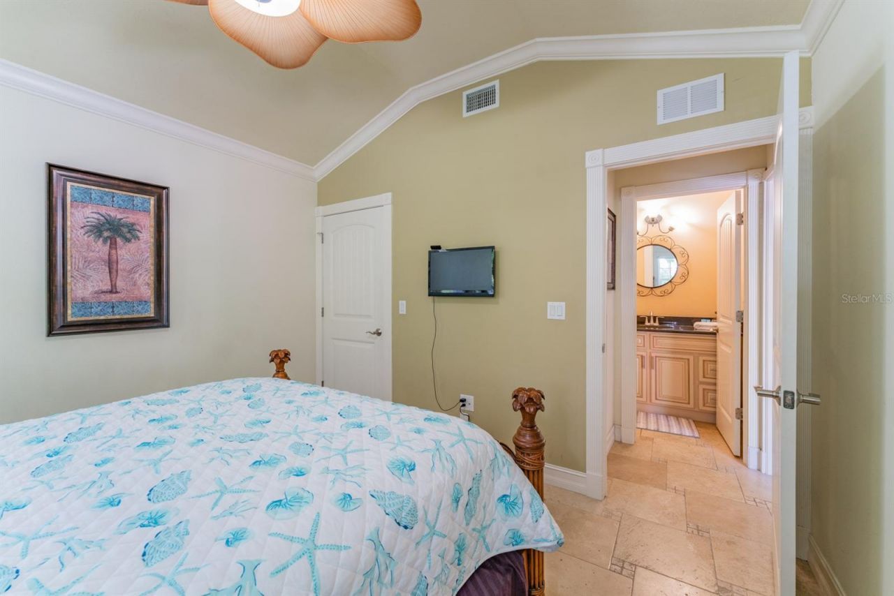 201 54th Street , Holmes Beach, FL 34217 Photo