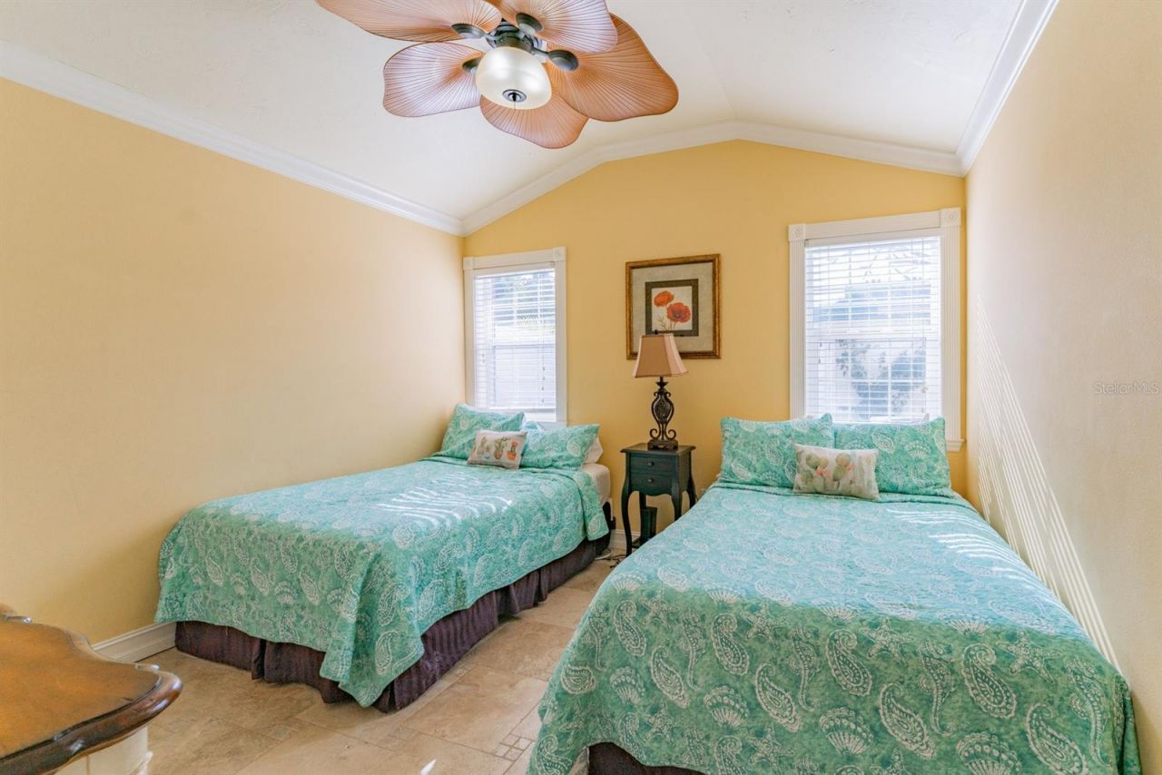 201 54th Street , Holmes Beach, FL 34217 Photo