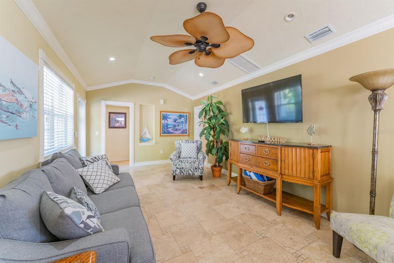 201 54th Street , Holmes Beach, FL 34217 Photo