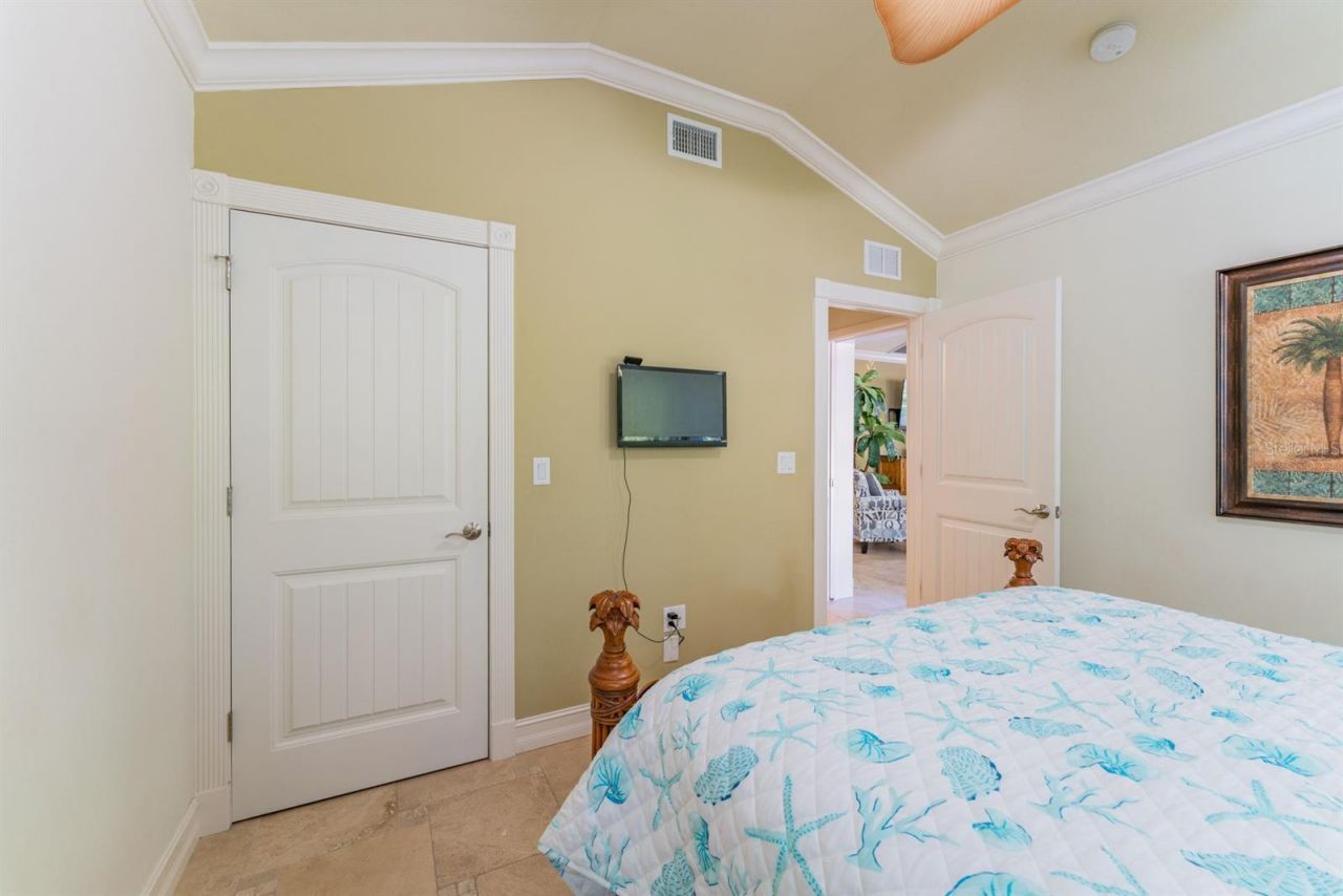 201 54th Street , Holmes Beach, FL 34217 Photo