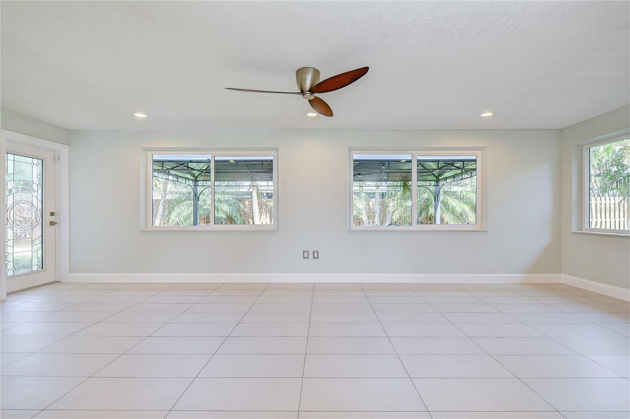 2645 63rd Avenue S, Saint Petersburg, FL 33712 Photo