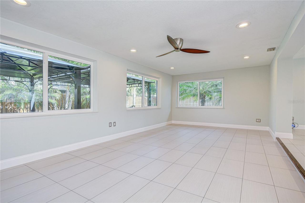 2645 63rd Avenue S, Saint Petersburg, FL 33712 Photo