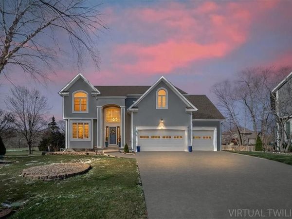 5924 NE Parks View Place, Lee's Summit, MO 64064