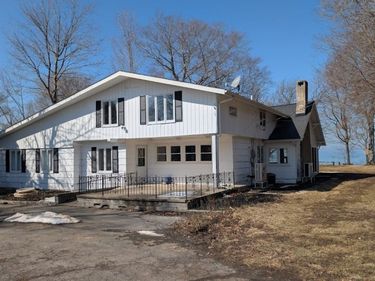 1641 Lake Road, Youngstown, NY 14174