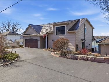 4102 E Lake Road, Livonia, NY 14487