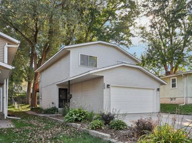 302 Sidney Street E, Saint Paul, MN 55107