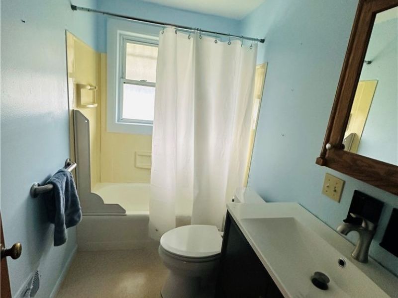 2912 Clearfield Avenue , Akron, OH 44314 Photo 5