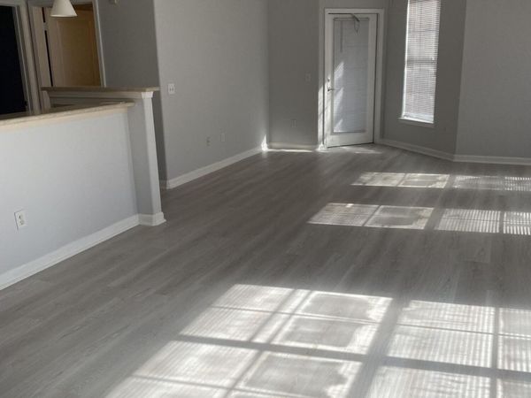 8290 GATE Parkway, Unit 105, Jacksonville, FL 32216