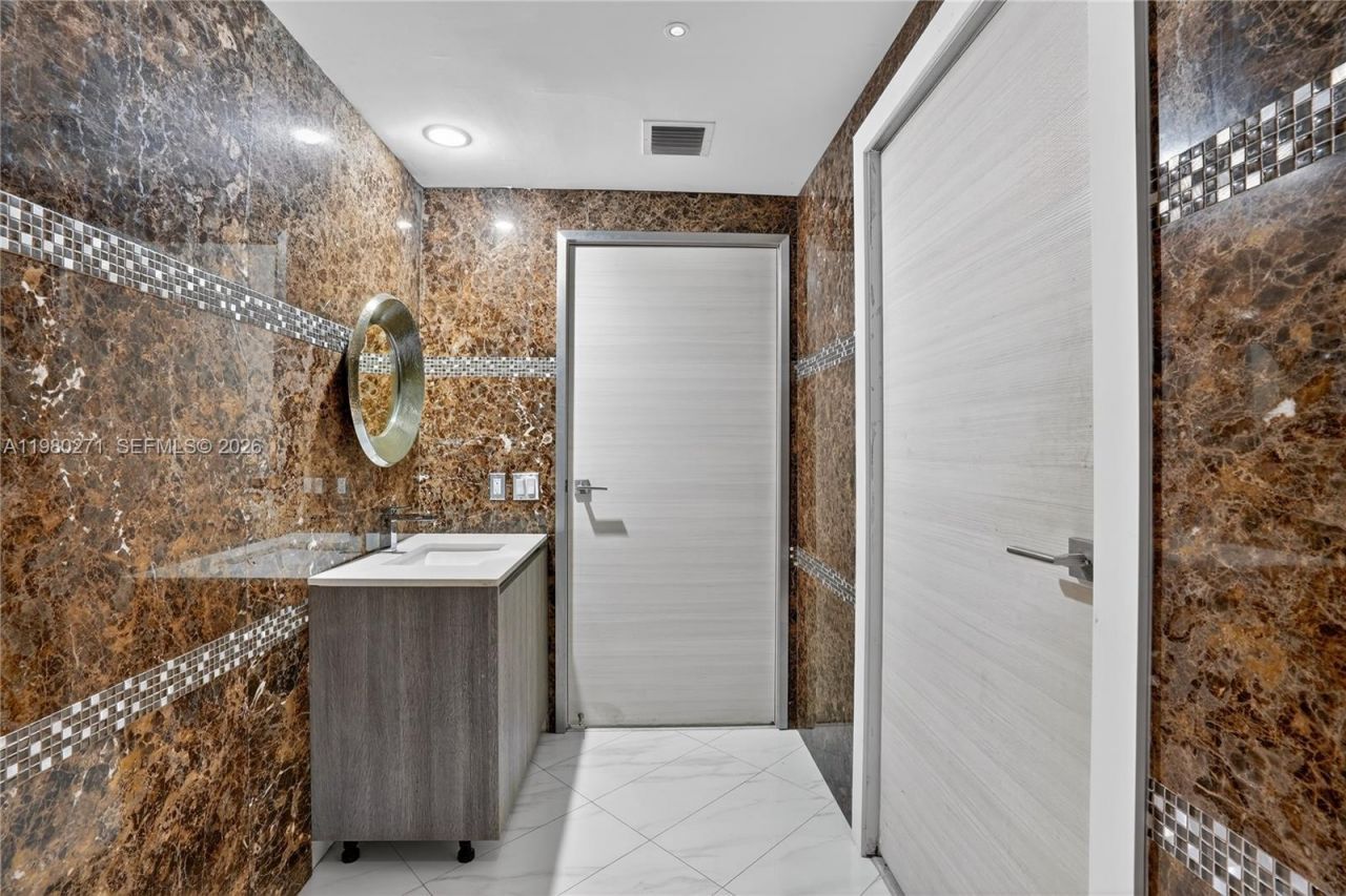 801 S Miami Ave , Unit 2805, Miami, FL 33130 Photo