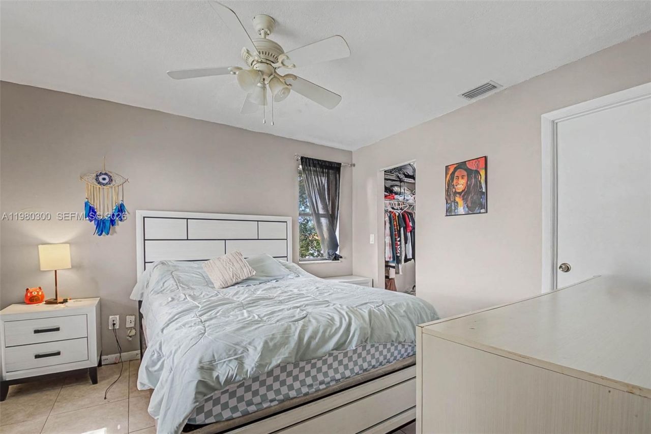 6525 W 26th Dr, Unit 204-37, Hialeah, FL 33016 Photo