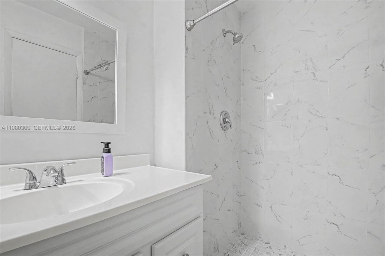 6525 W 26th Dr , Unit 204-37, Hialeah, FL 33016 Photo