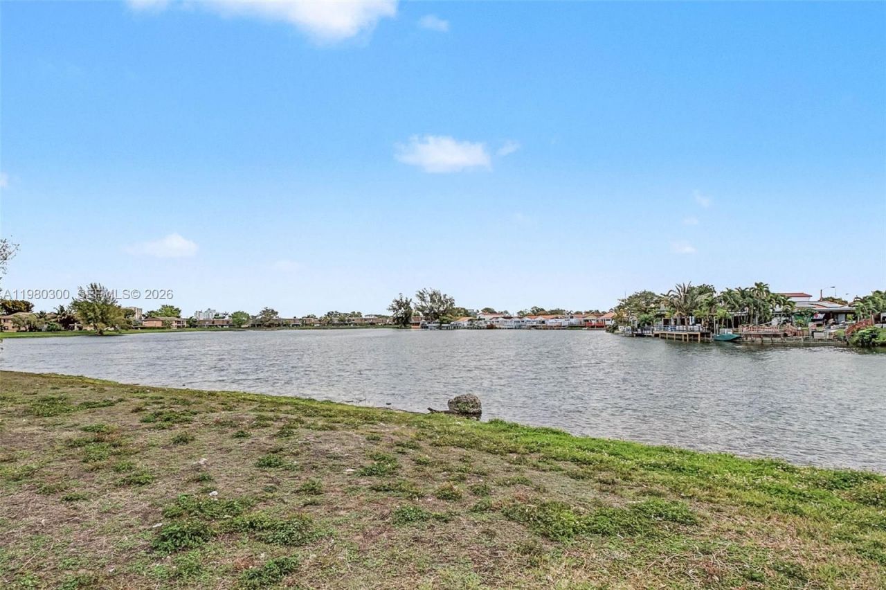 6525 W 26th Dr , Unit 204-37, Hialeah, FL 33016 Photo