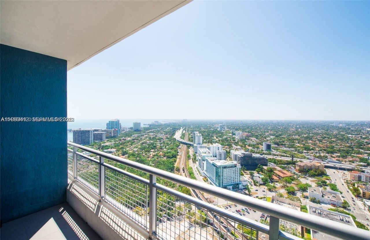 60 SW 13th St, Unit 3606, Miami, FL 33130 Photo