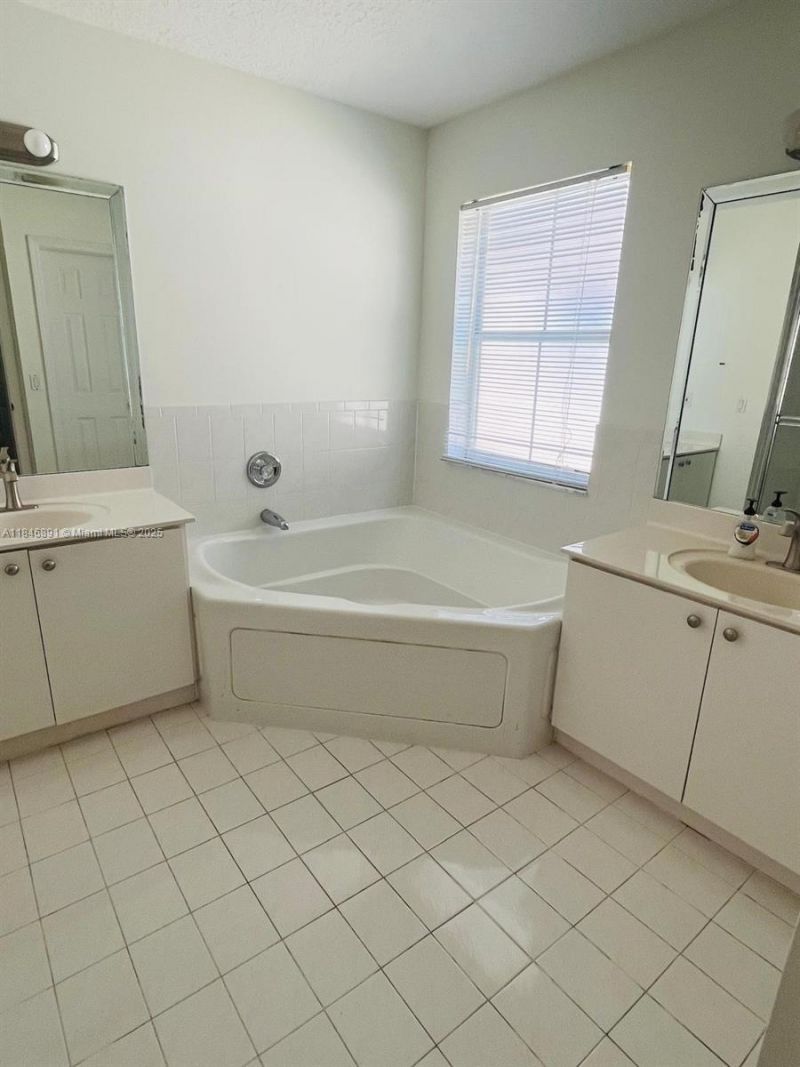 14146 S Cypress Cove Cir , Davie, FL 33325 Photo