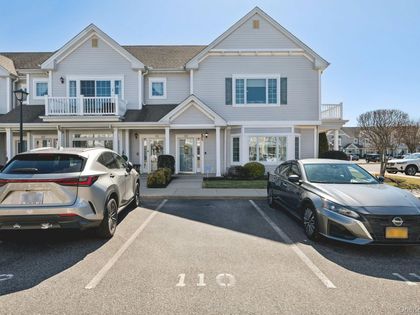 110 Kenneth Court Amityville, NY 11701