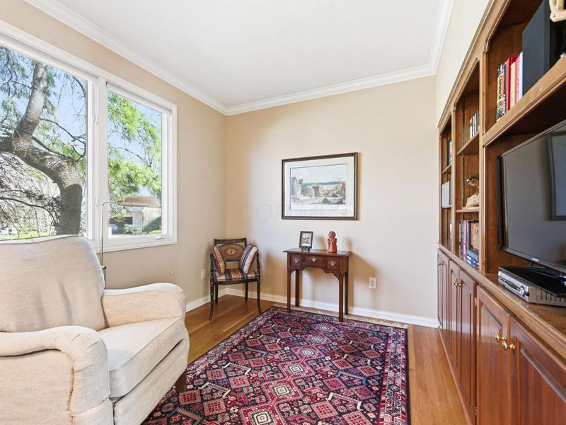 4219 Bibury Court, Columbus, OH 43221 Photo 5