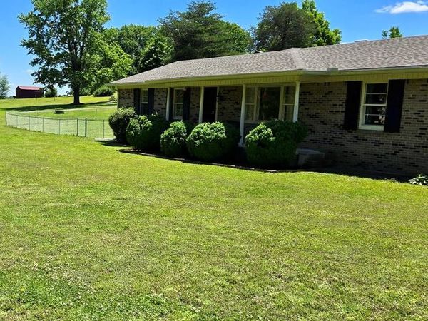420 General Forrest Dr, Bruceton, TN 38317