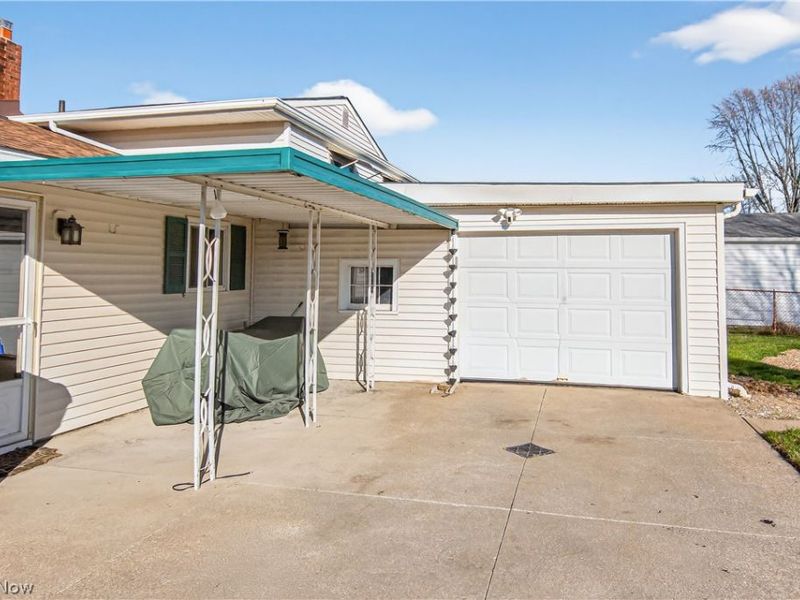 14761 Larkfield Drive , Brook Park, OH 44142 Photo 28