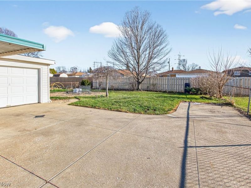 14761 Larkfield Drive , Brook Park, OH 44142 Photo 29