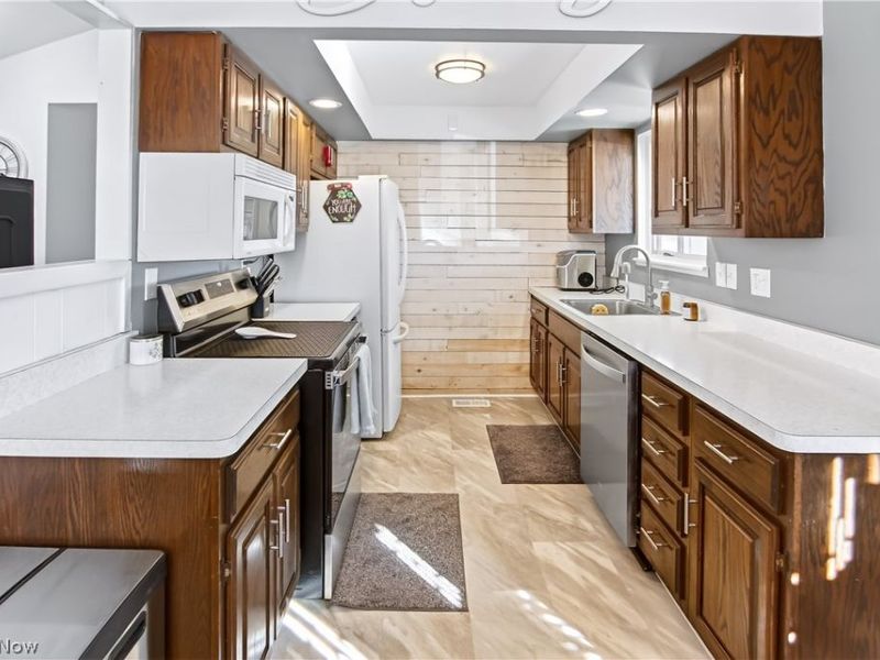 14761 Larkfield Drive , Brook Park, OH 44142 Photo 3