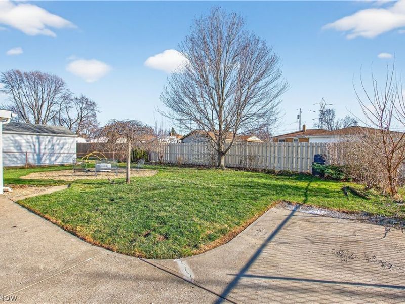 14761 Larkfield Drive , Brook Park, OH 44142 Photo 30